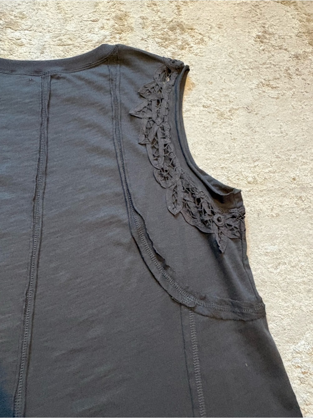 Maurices Sleeveless Grey Raw Edge Top With Crochet Lace Details Size Xlarge - Picture 9 of 11